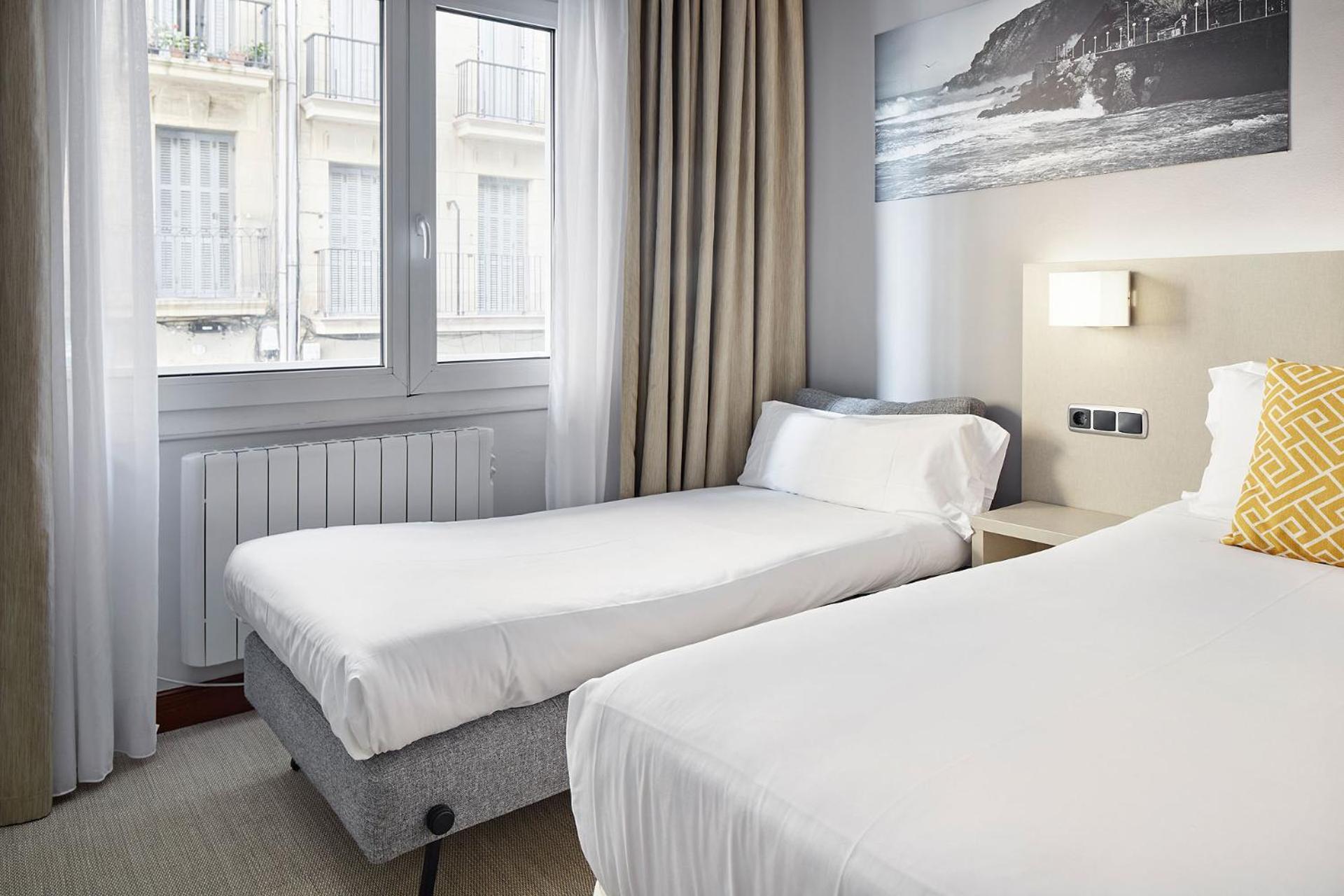 Double or Twin Room Sea View