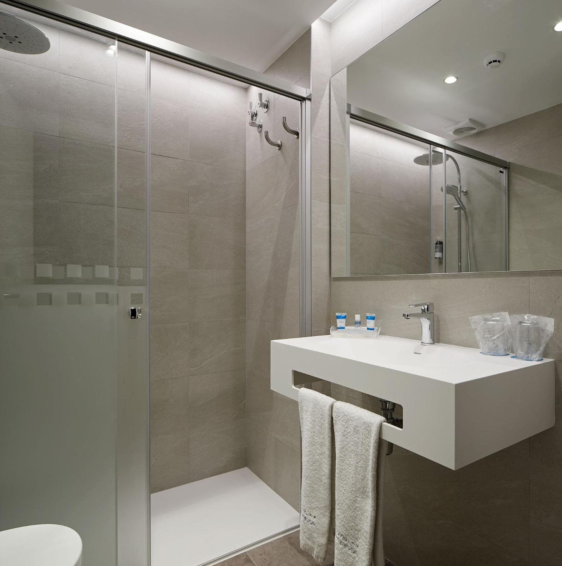 Double or Twin Room Sea View