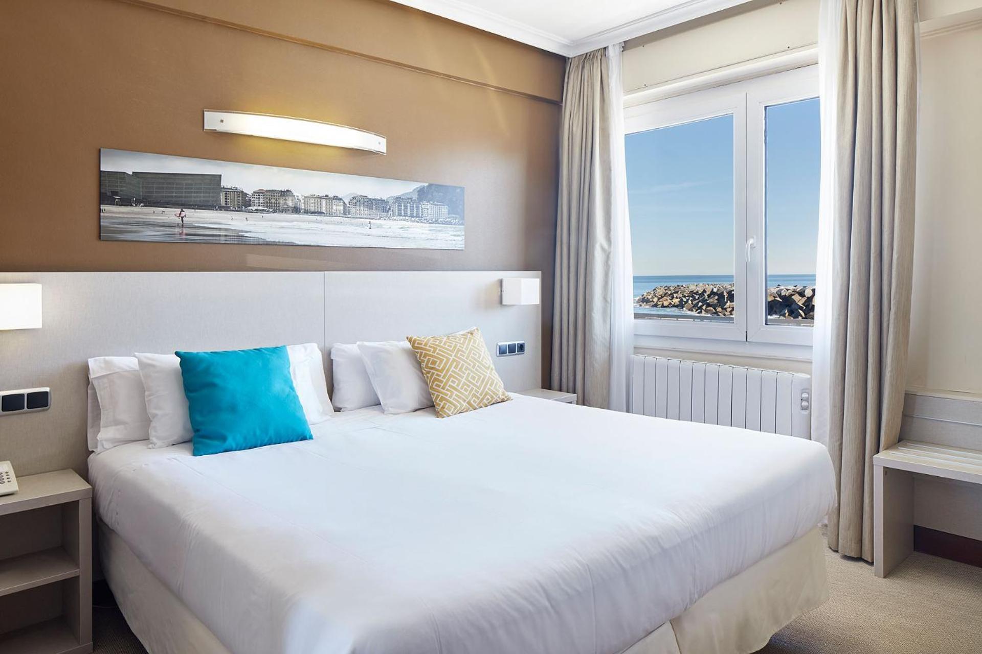 Double or Twin Room Sea View