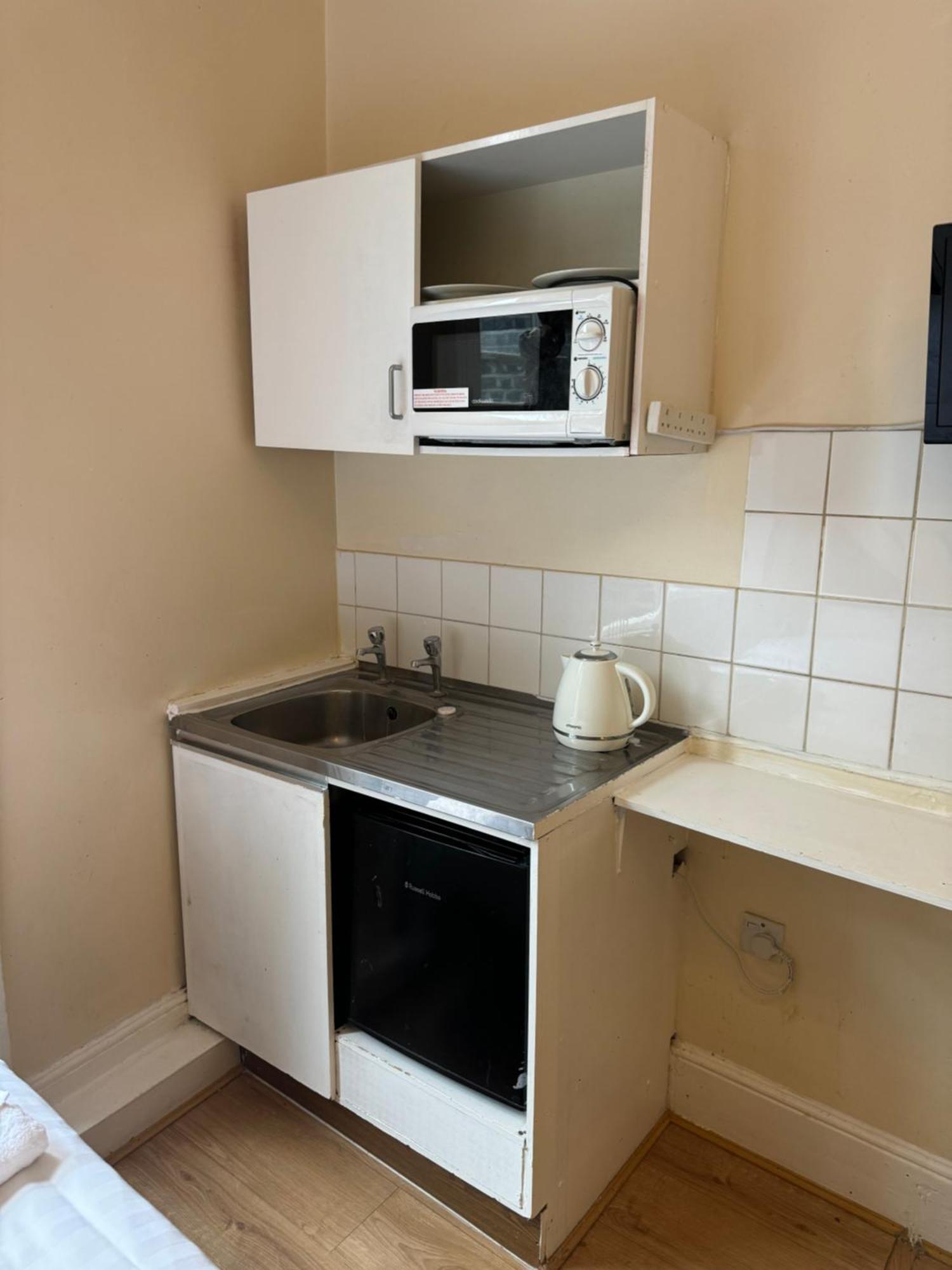 Driepersoonskamer met Badkamer