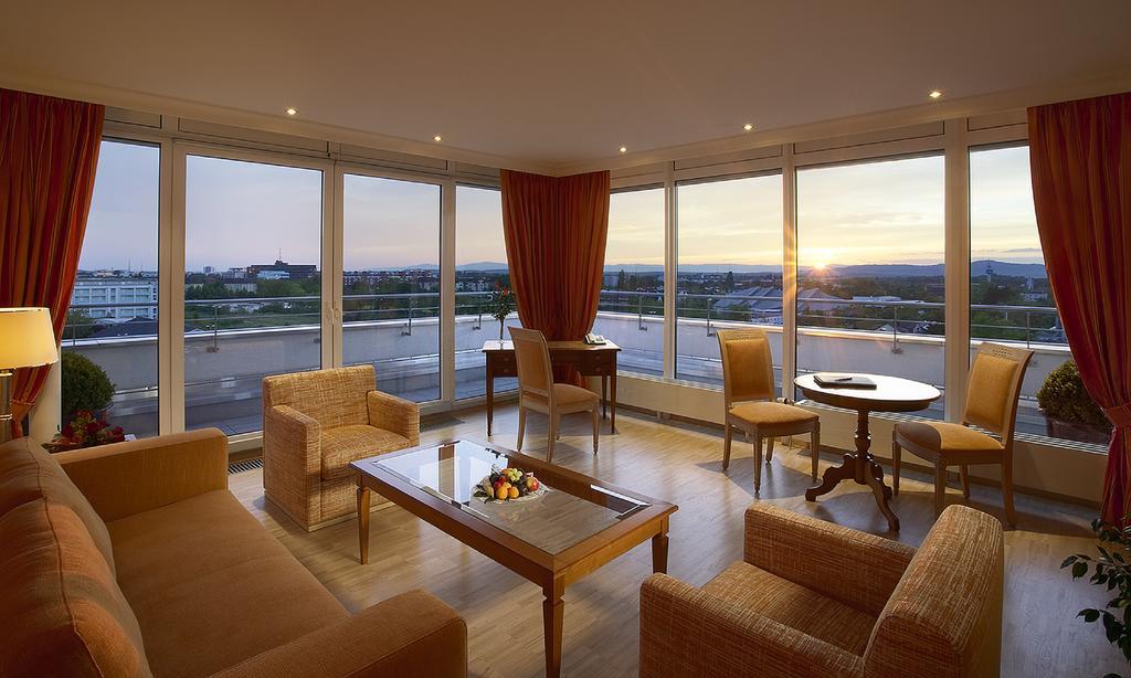 Luxe Suite