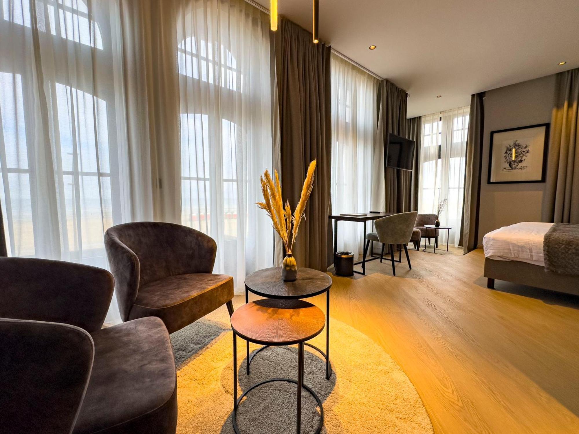 Deluxe Tweepersoonskamer met 2 Aparte Bedden en Uitzicht op Zee