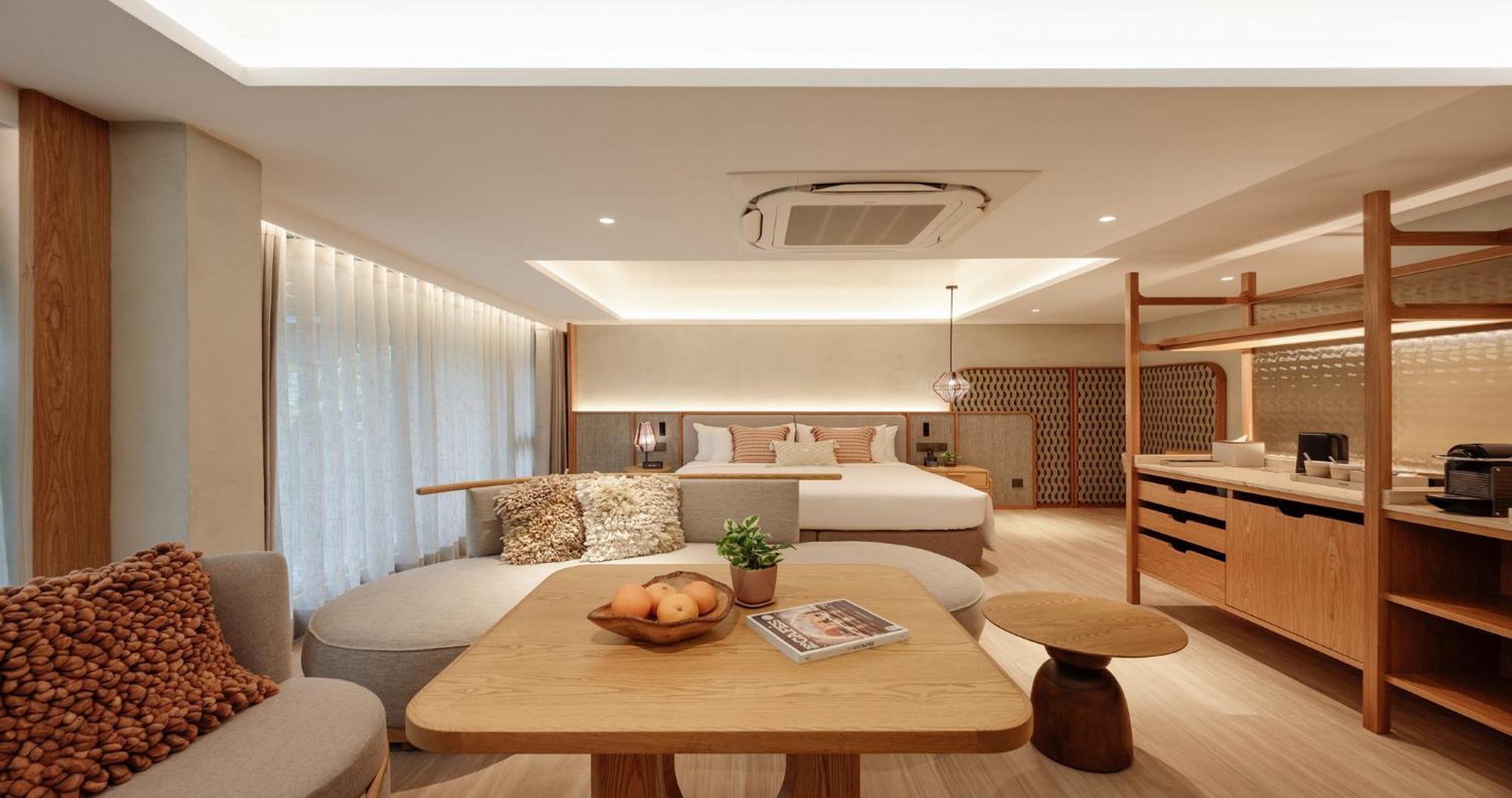 Premier Plus King Bathtub