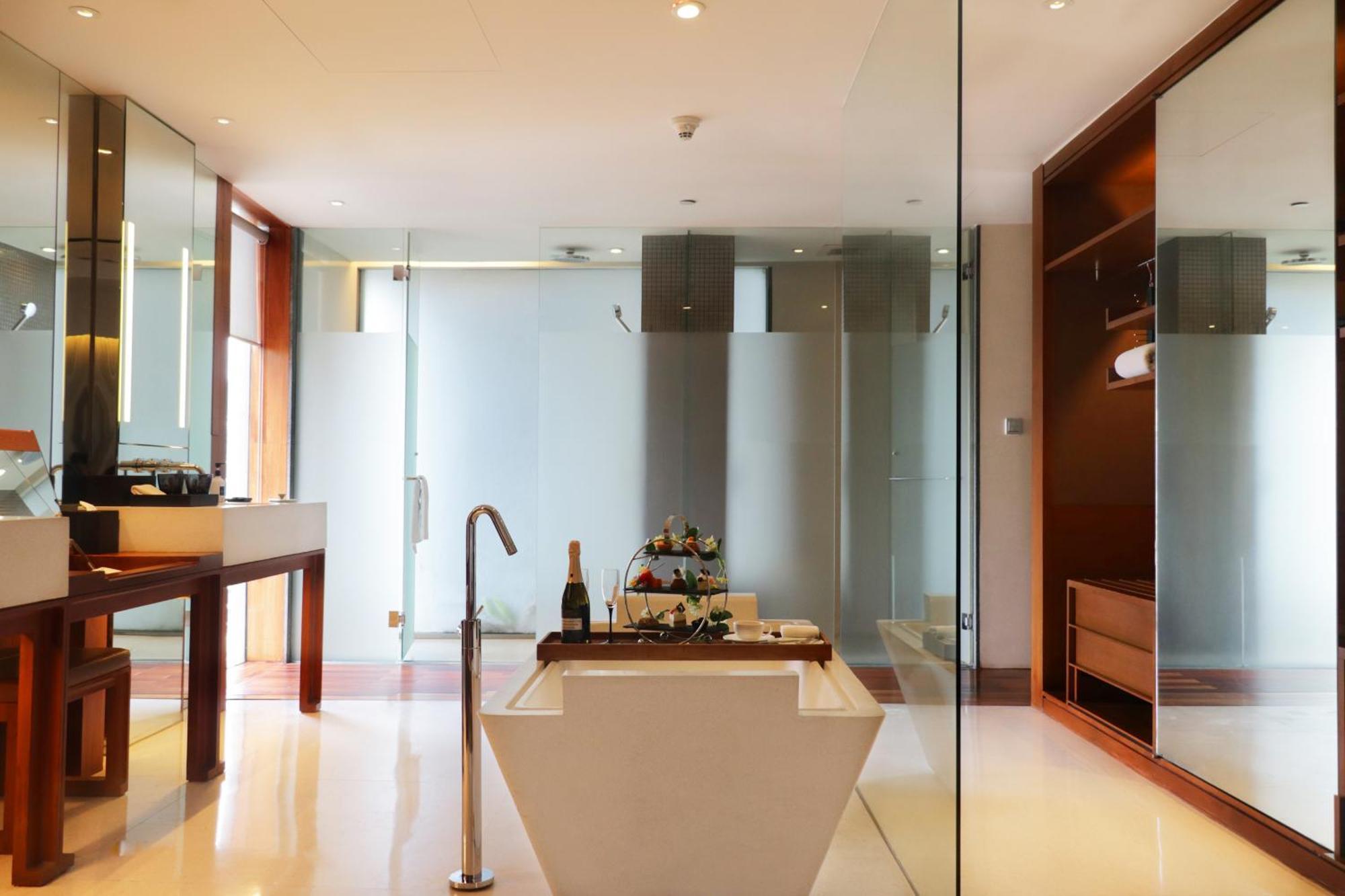 Vertigo Suite