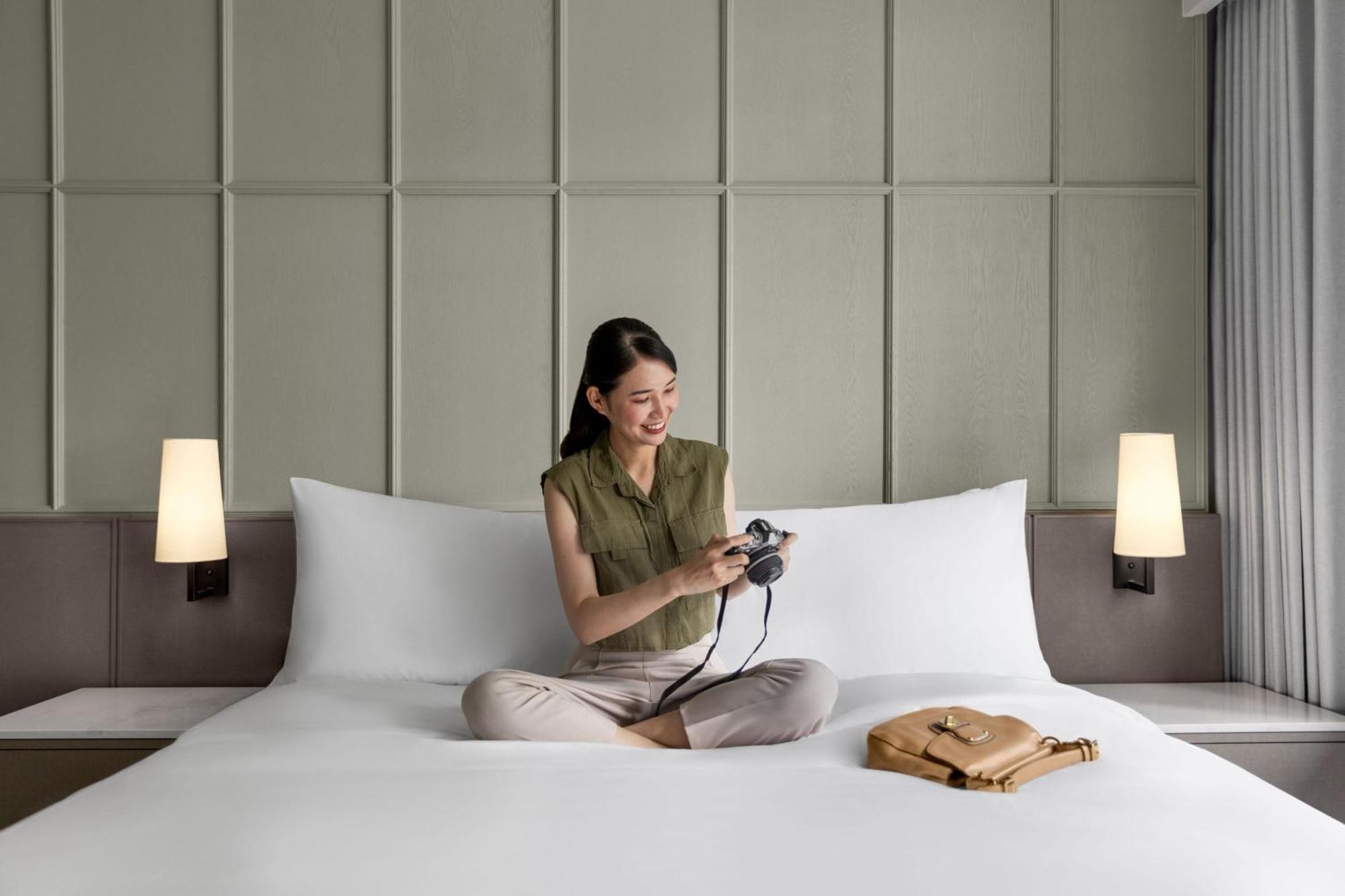 Deluxe King Room City View
