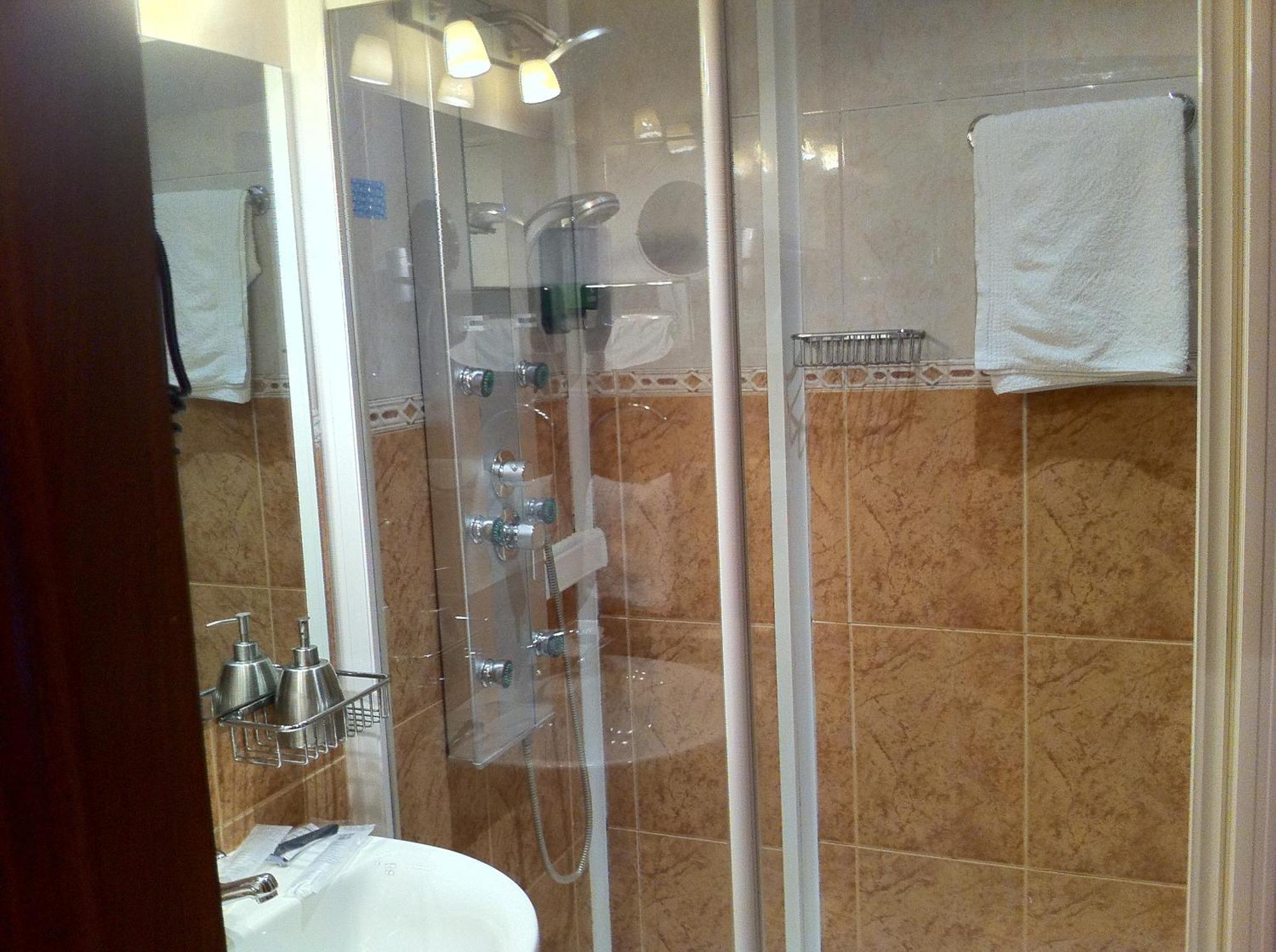 Double Room Private Bathroom