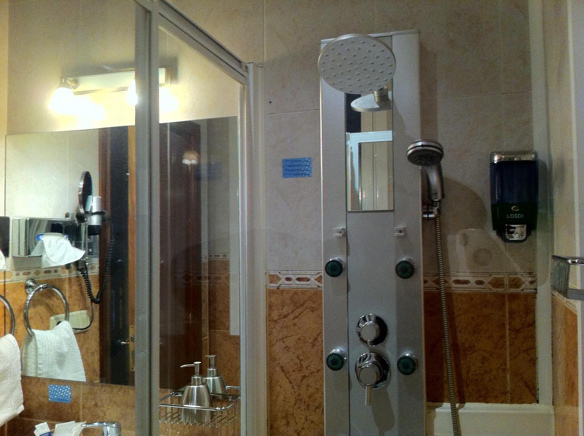 Double Room Private Bathroom