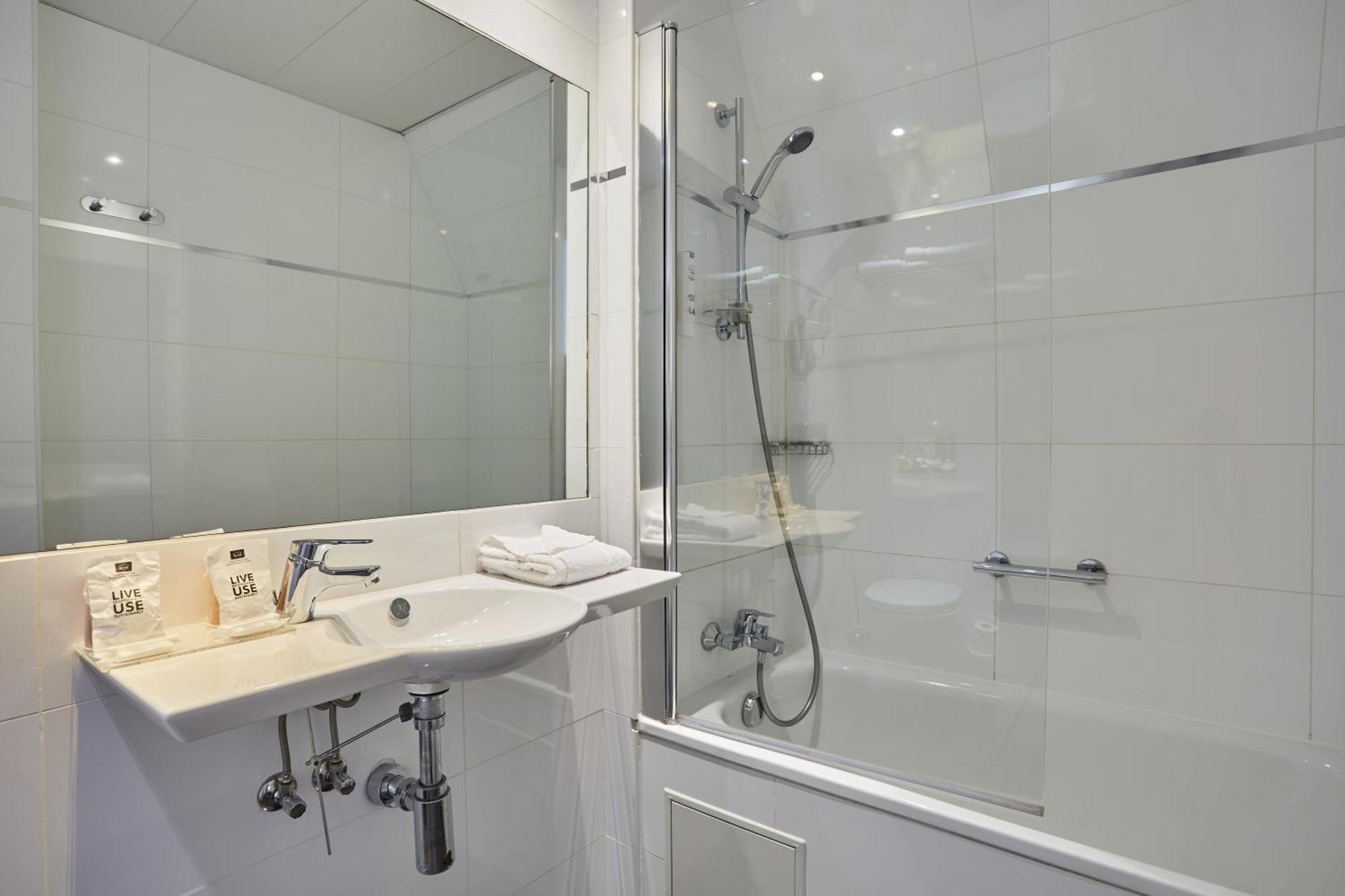 Double Room,1584395699:JPEG