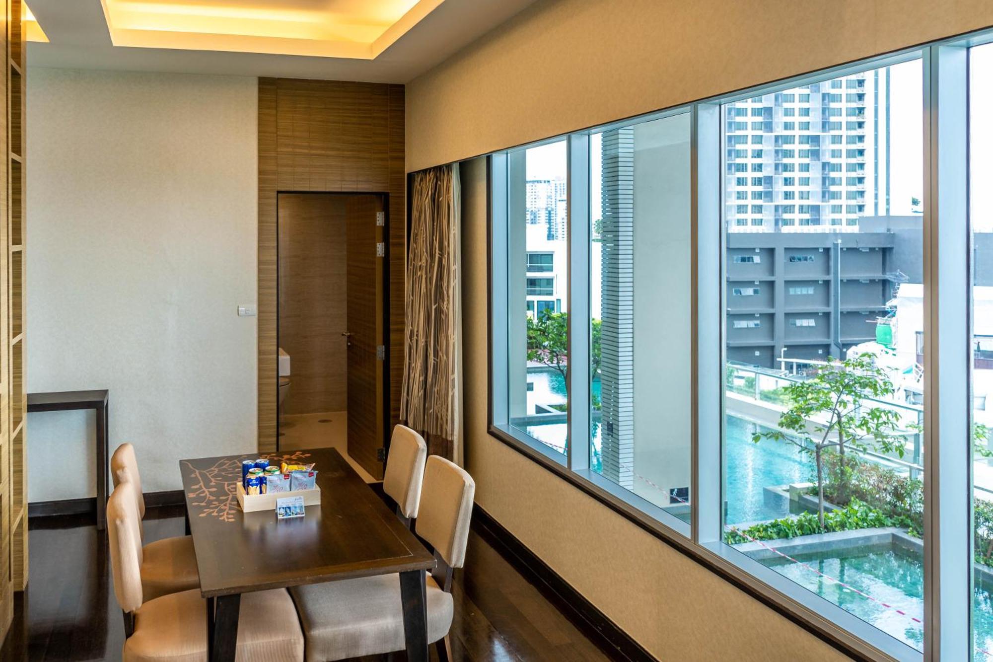 Executive Suite