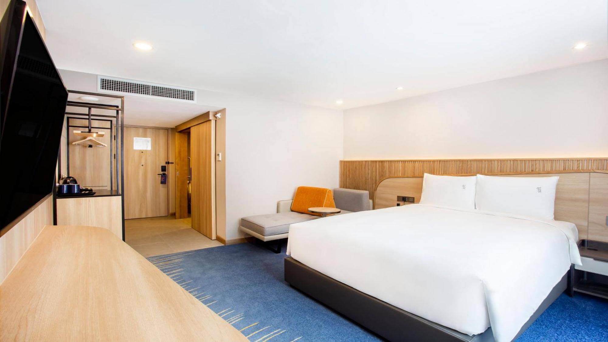 Queen Suite Kitchenette