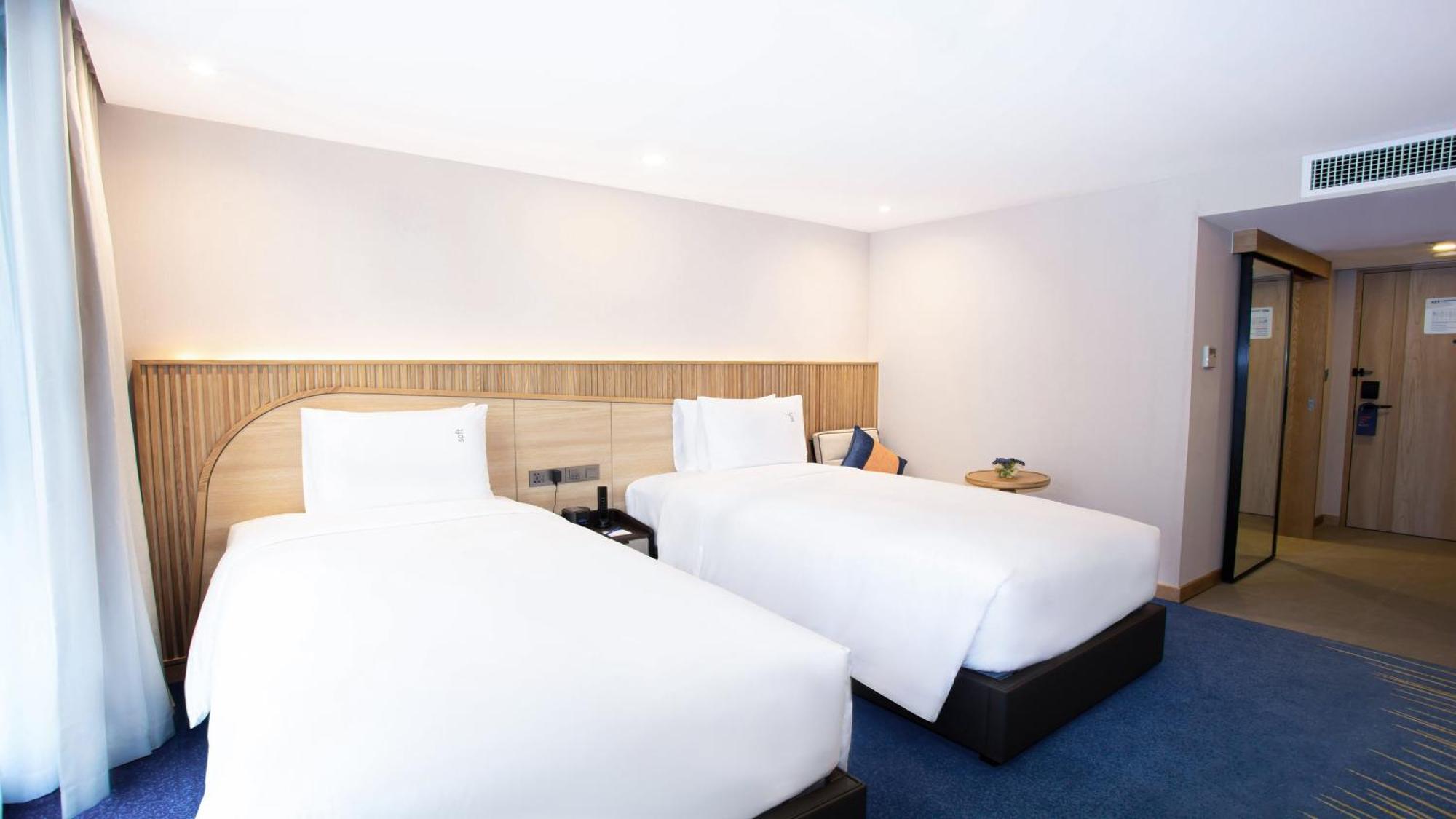 Standard Twin Room Top Floor