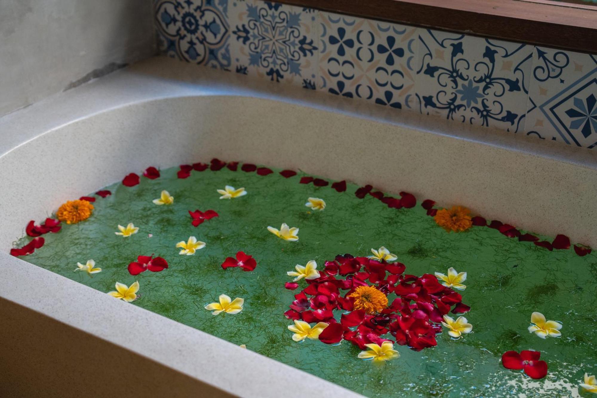 King Room Spa Bath