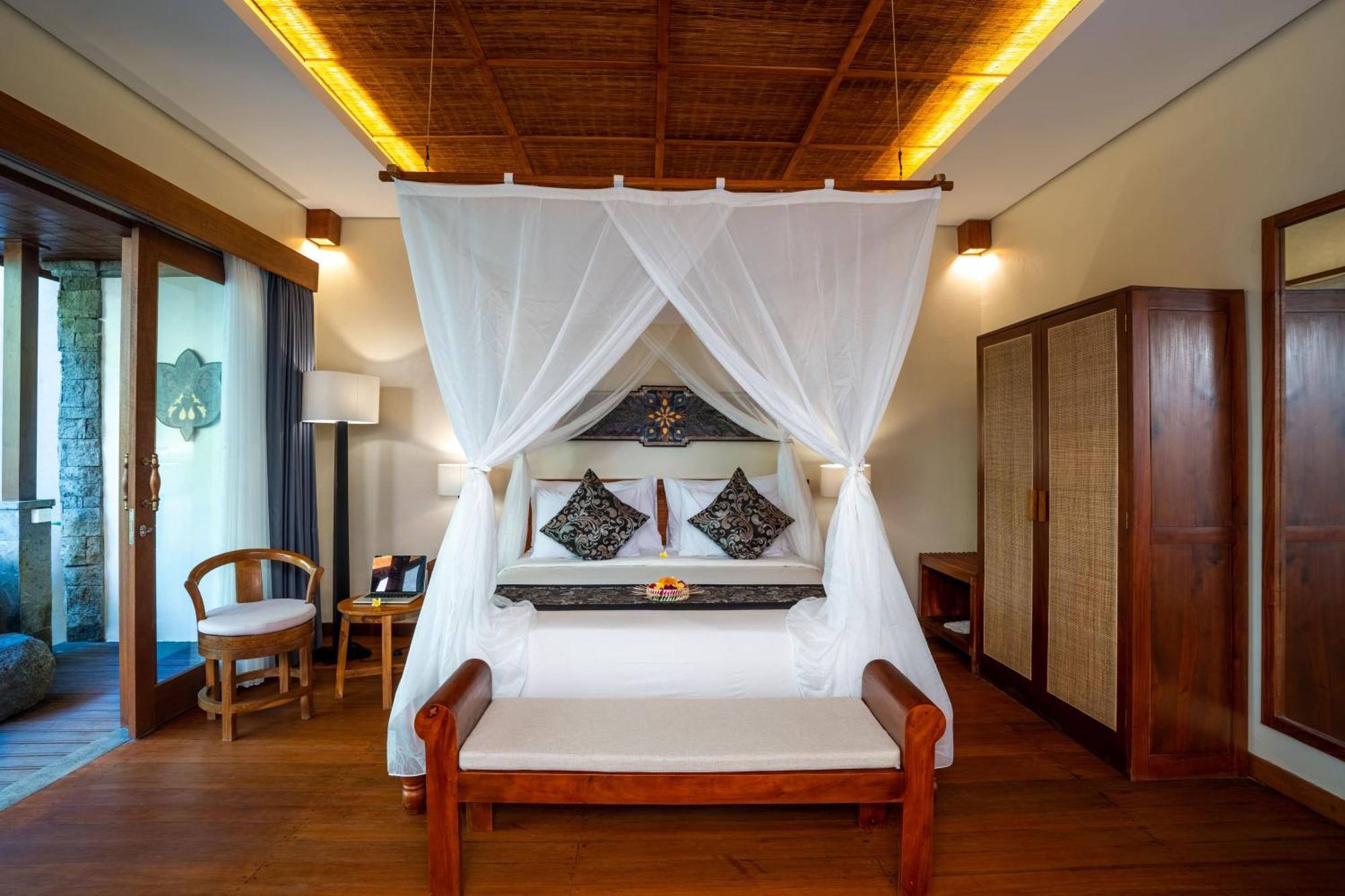 King Room Spa Bath