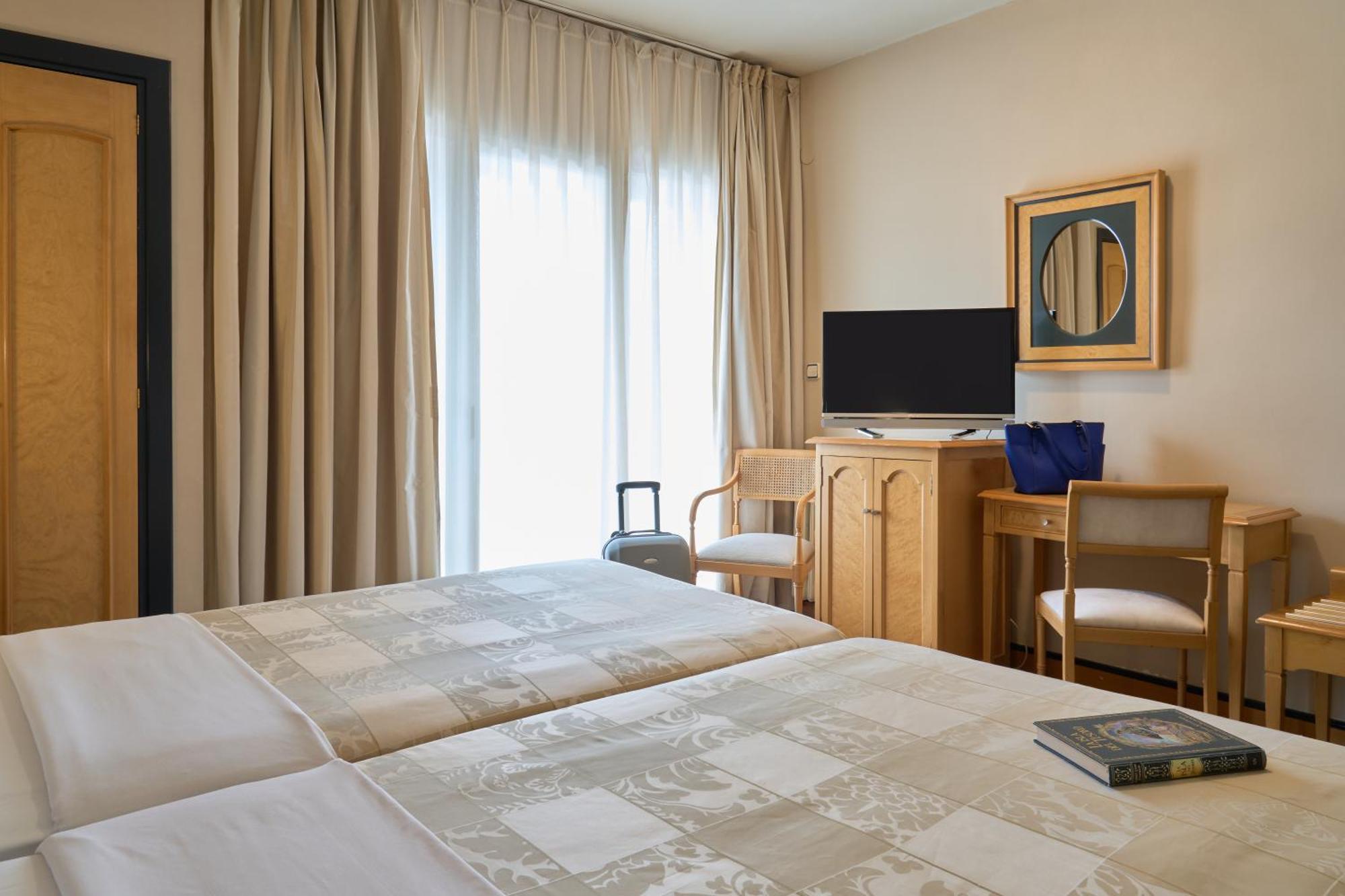 Double or Twin Room Terrace