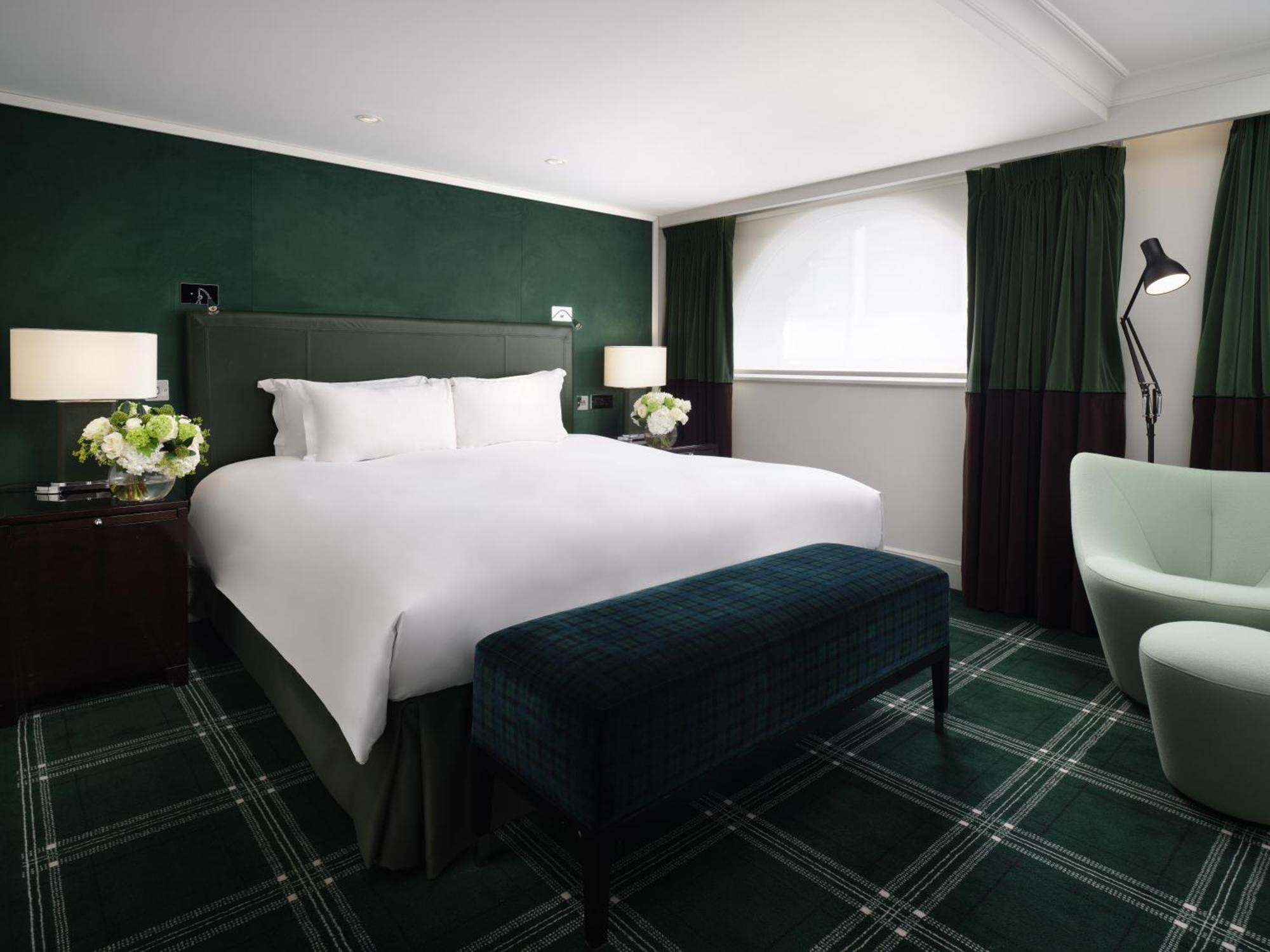 Deluxe Suite met Kingsize Bed en Aparte Woonkamer met Slaapbank