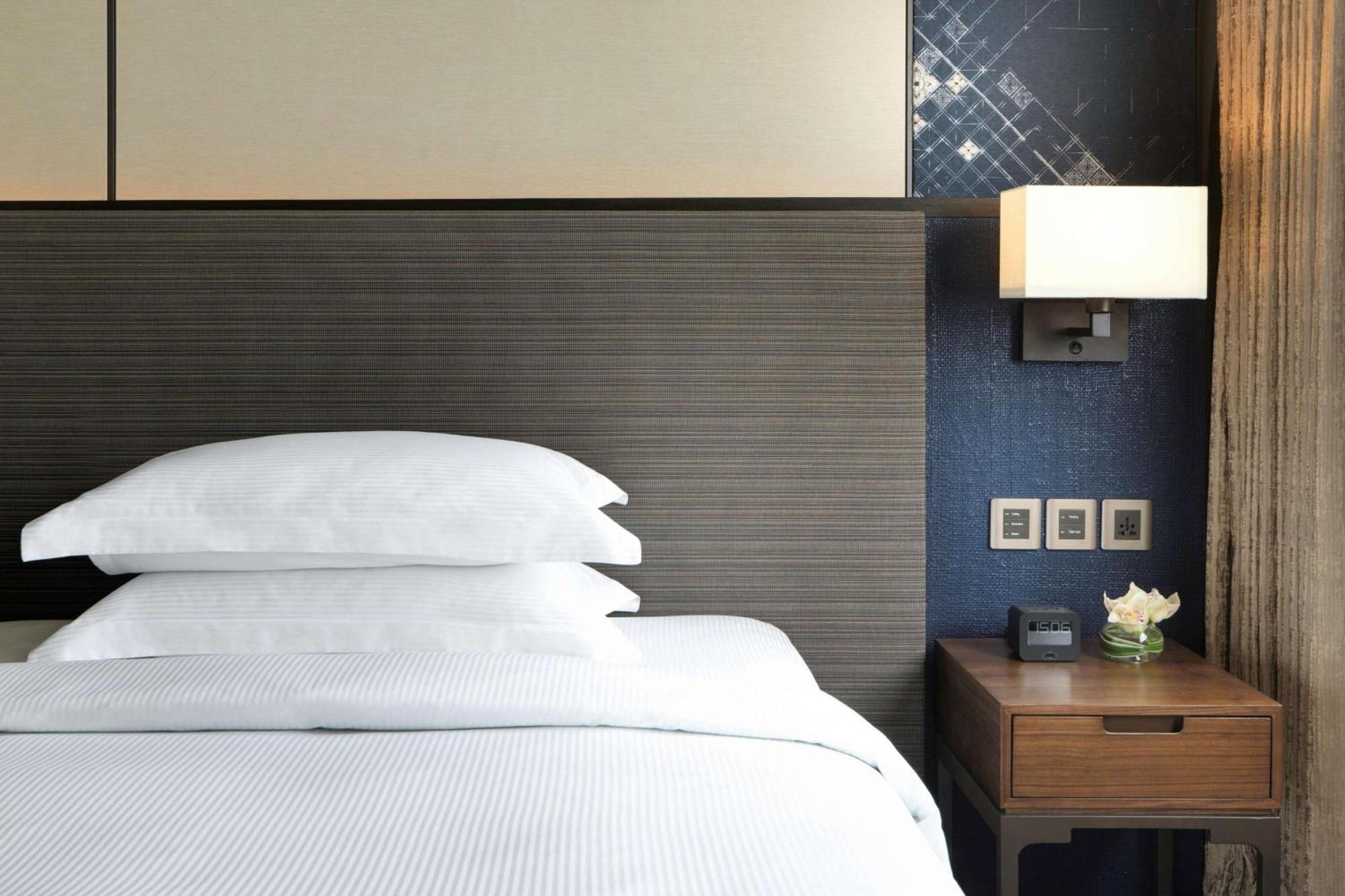 Executive Twin Room Lounge Access