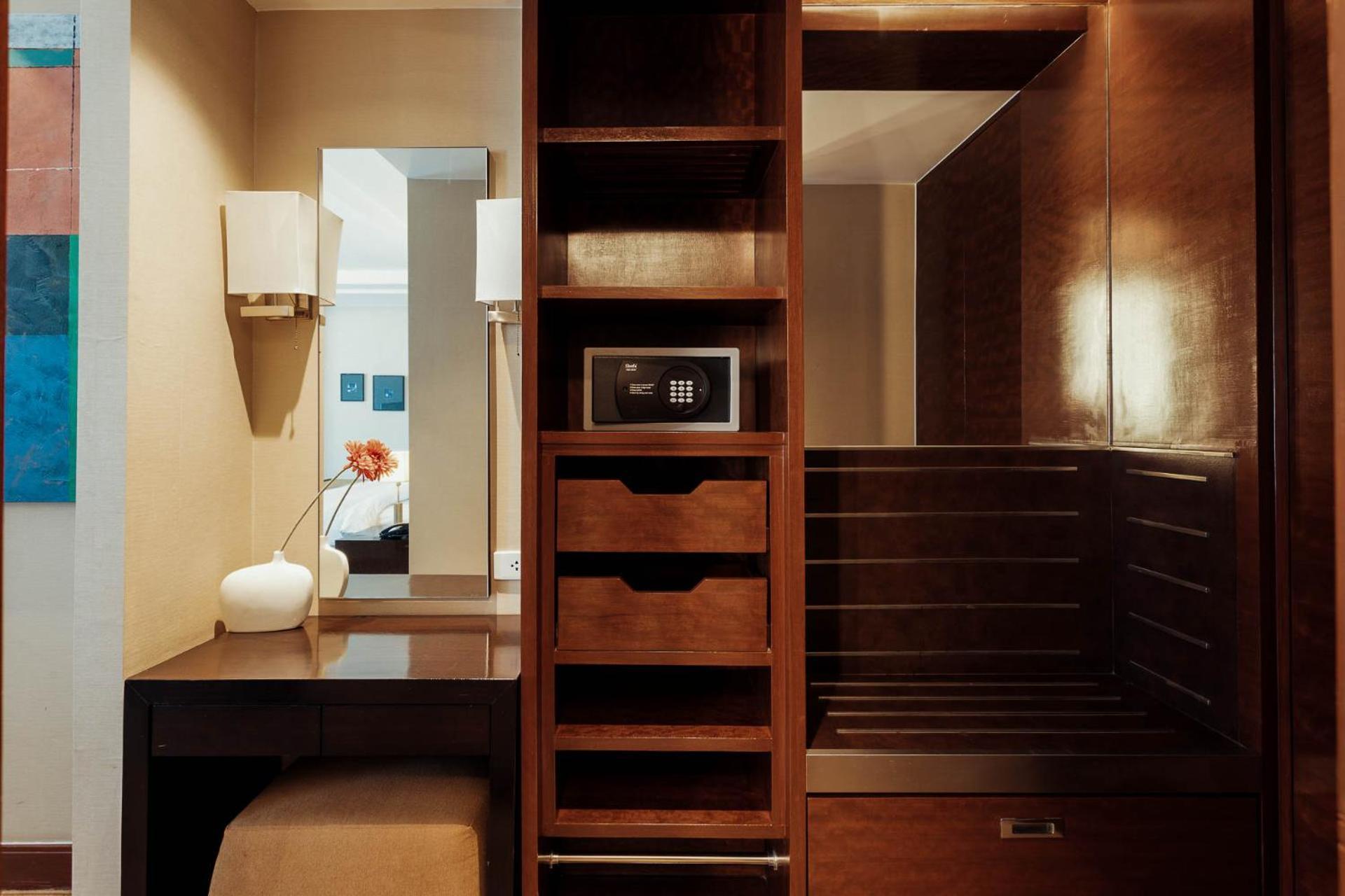 Deluxe Suite