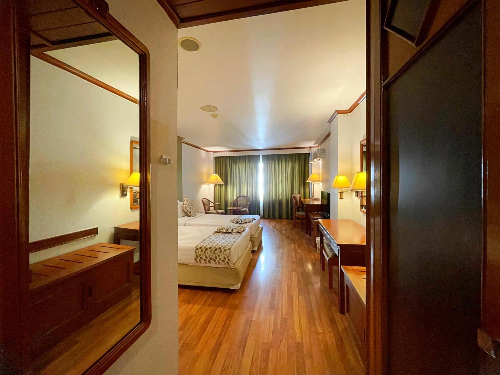Deluxe Twin Room