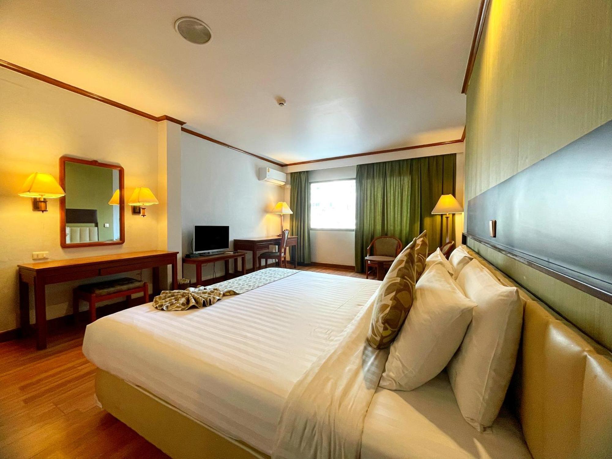 Deluxe King Room