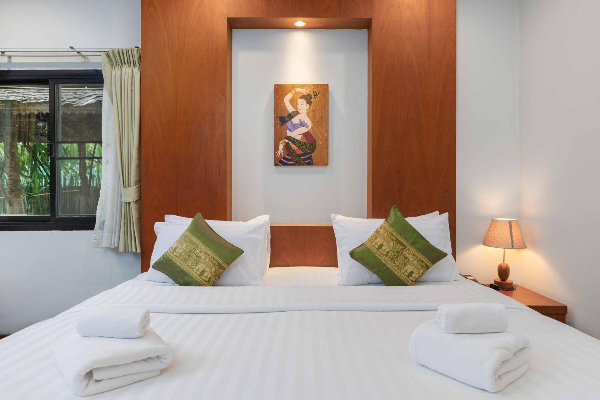 Deluxe King Room