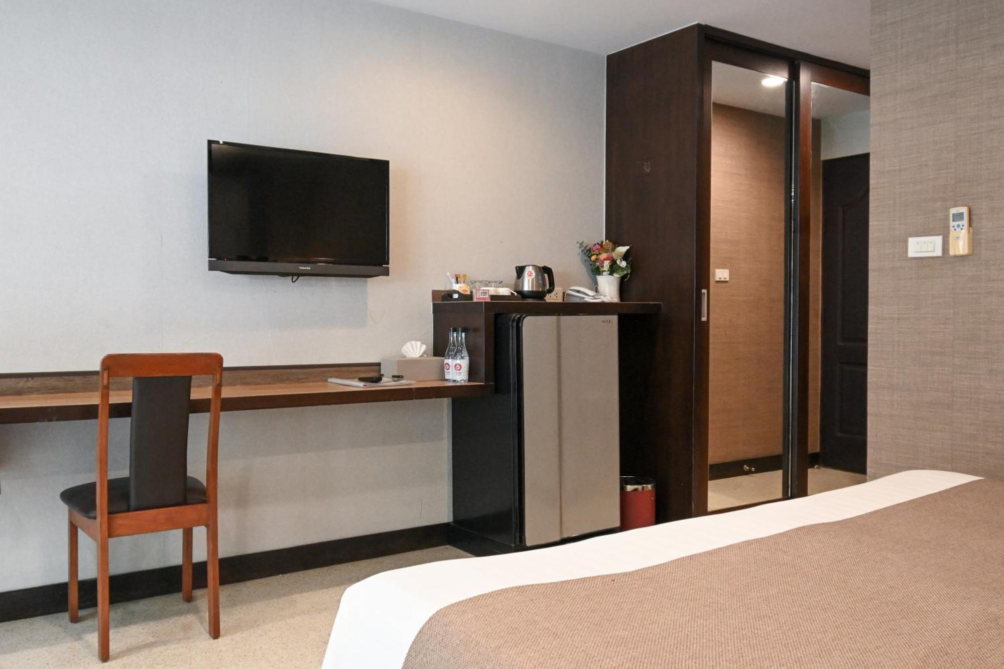 Deluxe Poolside Double Room
