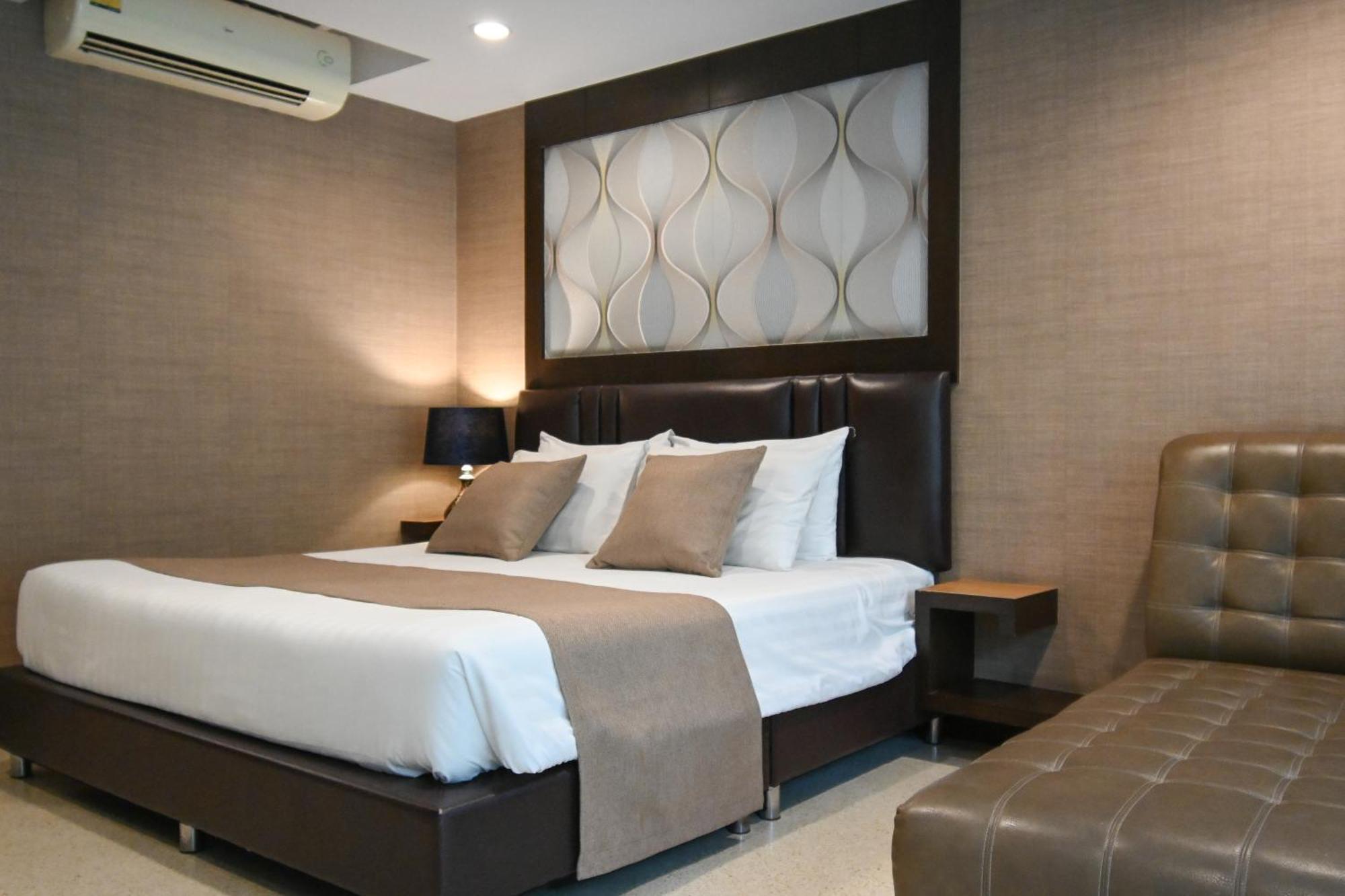 Deluxe Poolside Double Room