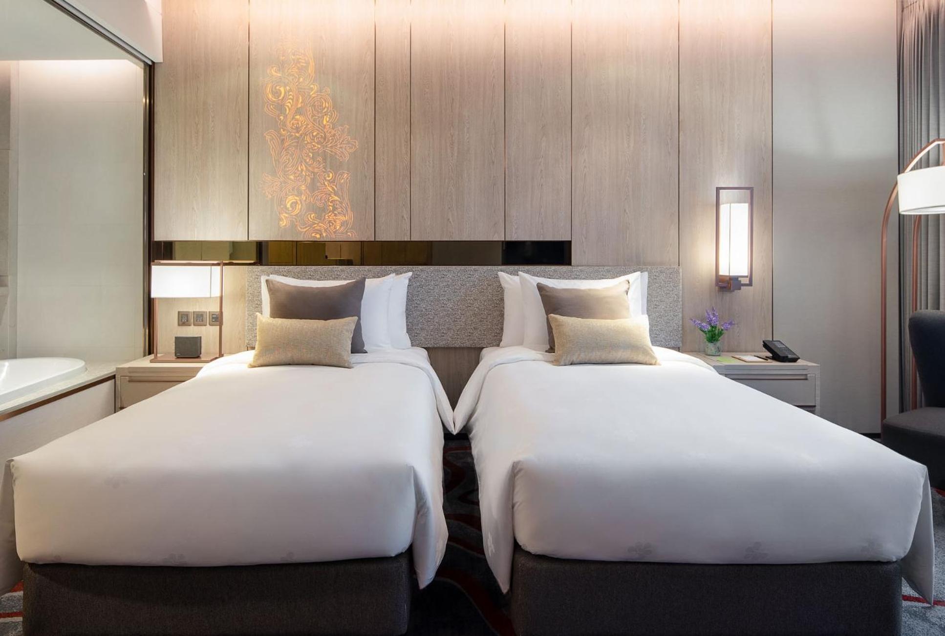 Premier Corner Twin Room