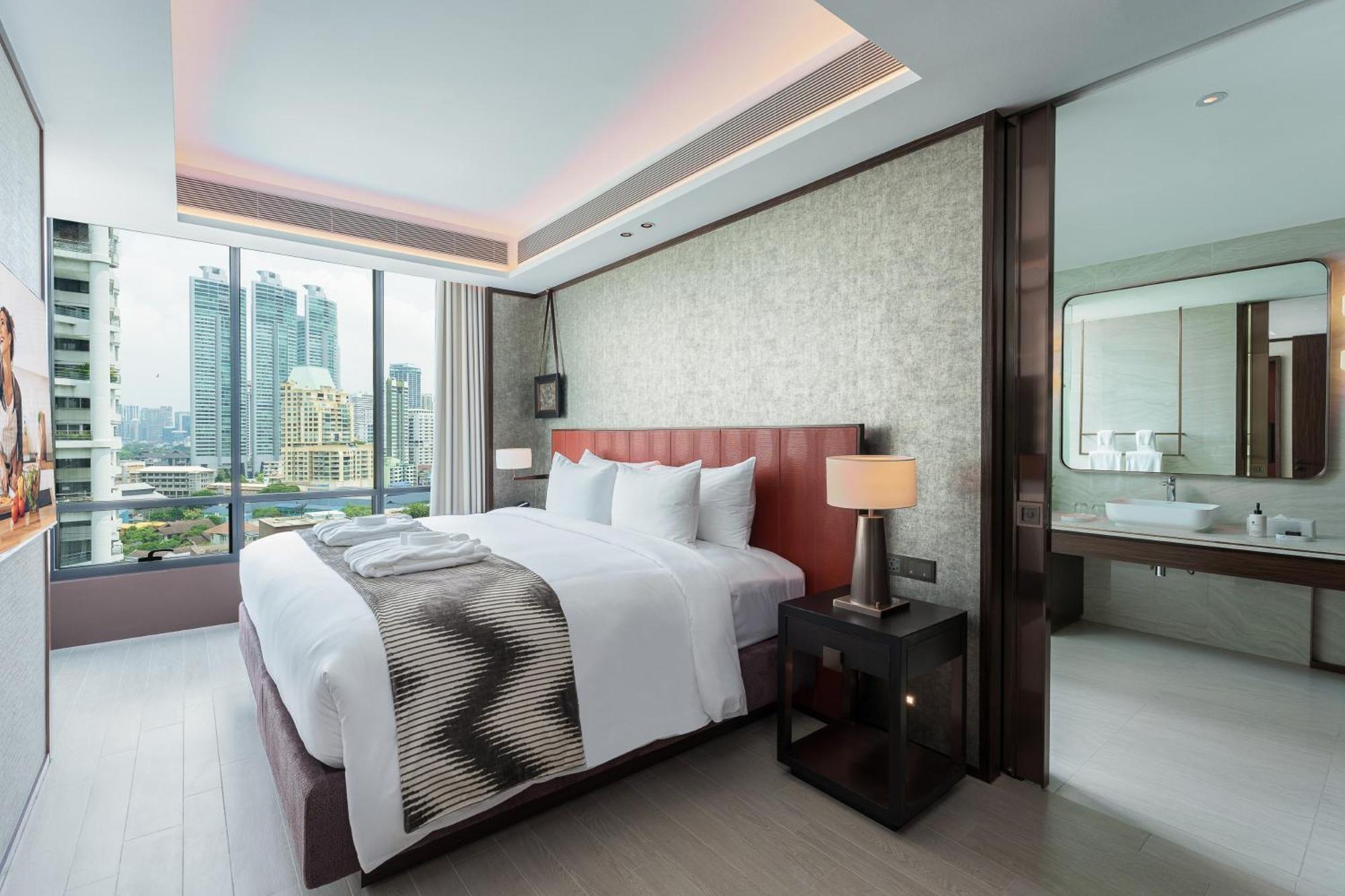 Satin Corner Suite One-Bedroom
