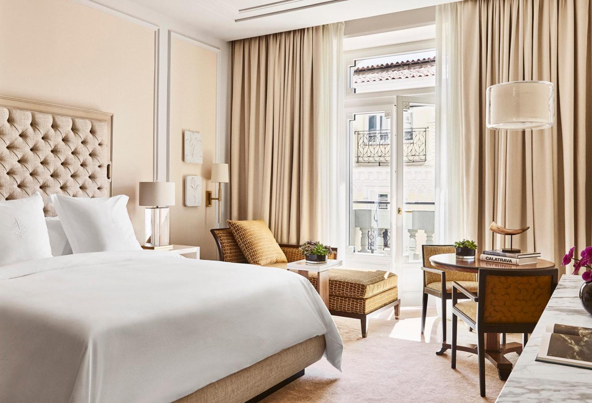 Deluxe Room Juliet Balcony
