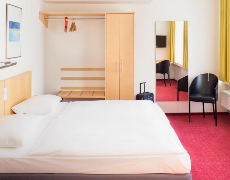 Twin Room,298899008:JPEG