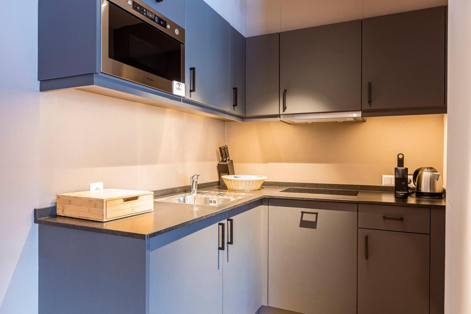 Three-Bedroom Premium Family Apartment Garden