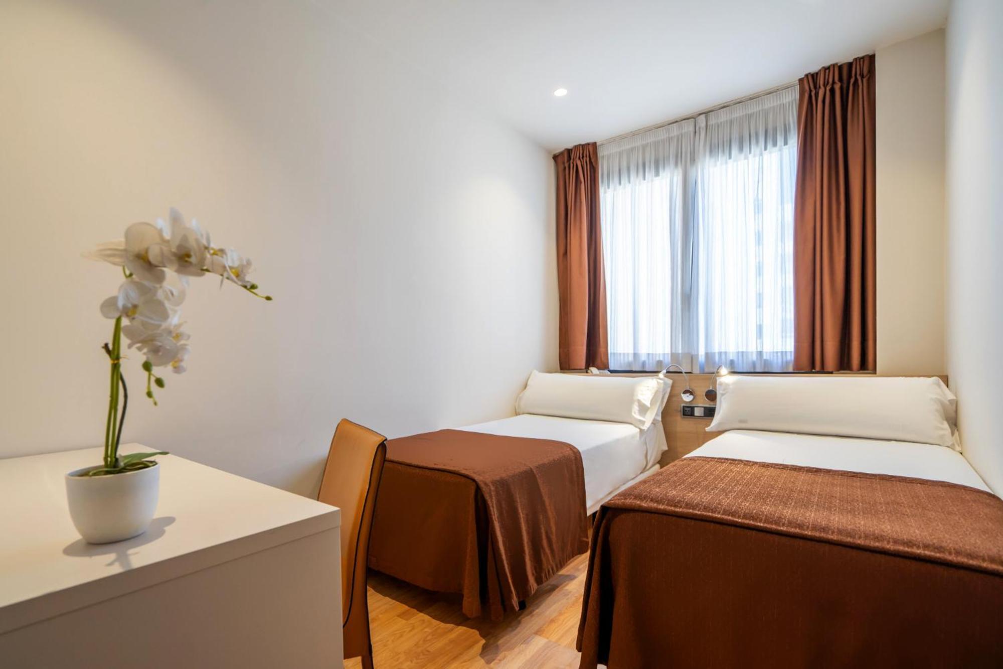 Kleine Tweepersoonskamer met 1 of 2 Bedden