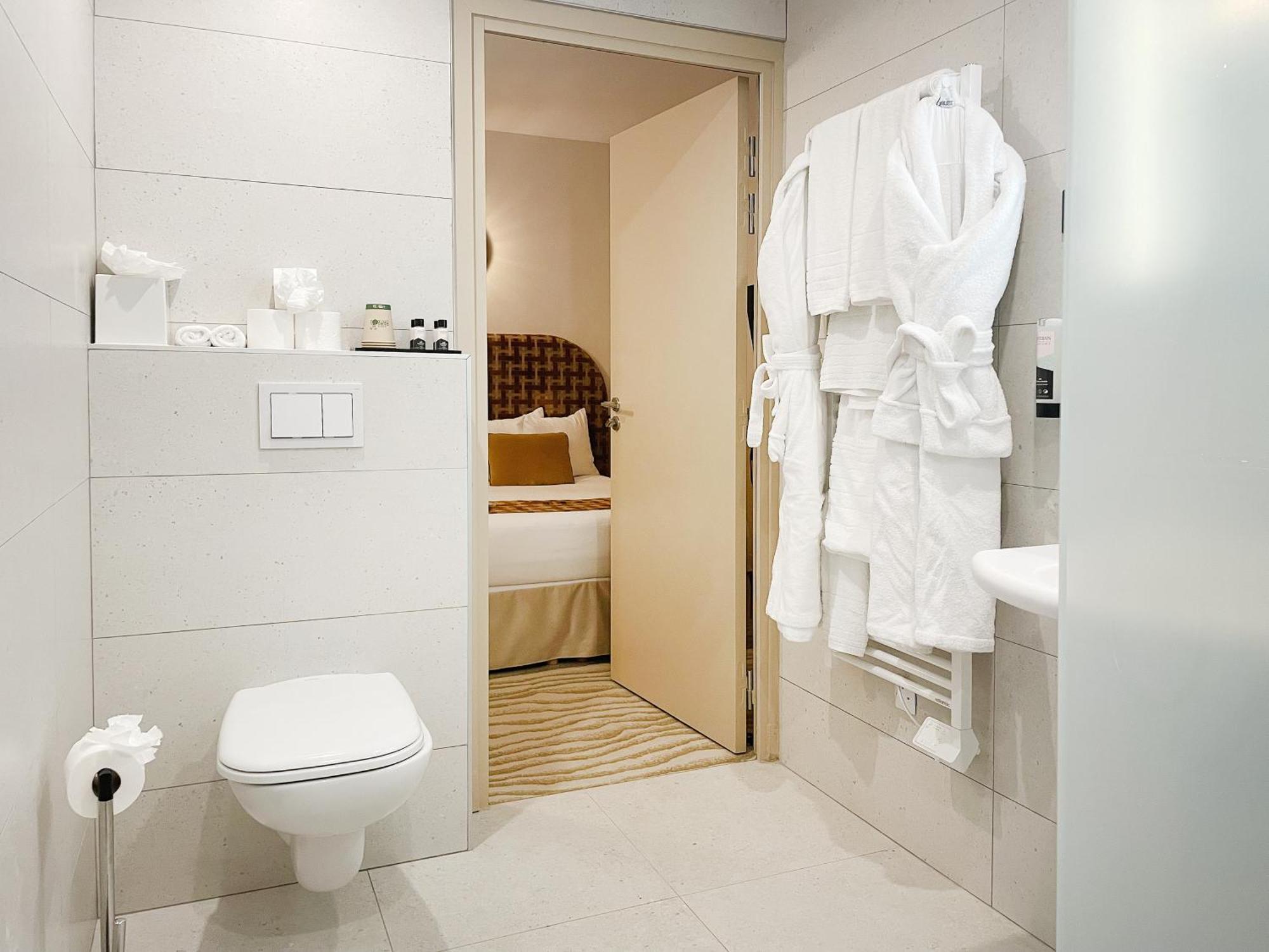 Spa Bath Suite Terrace
