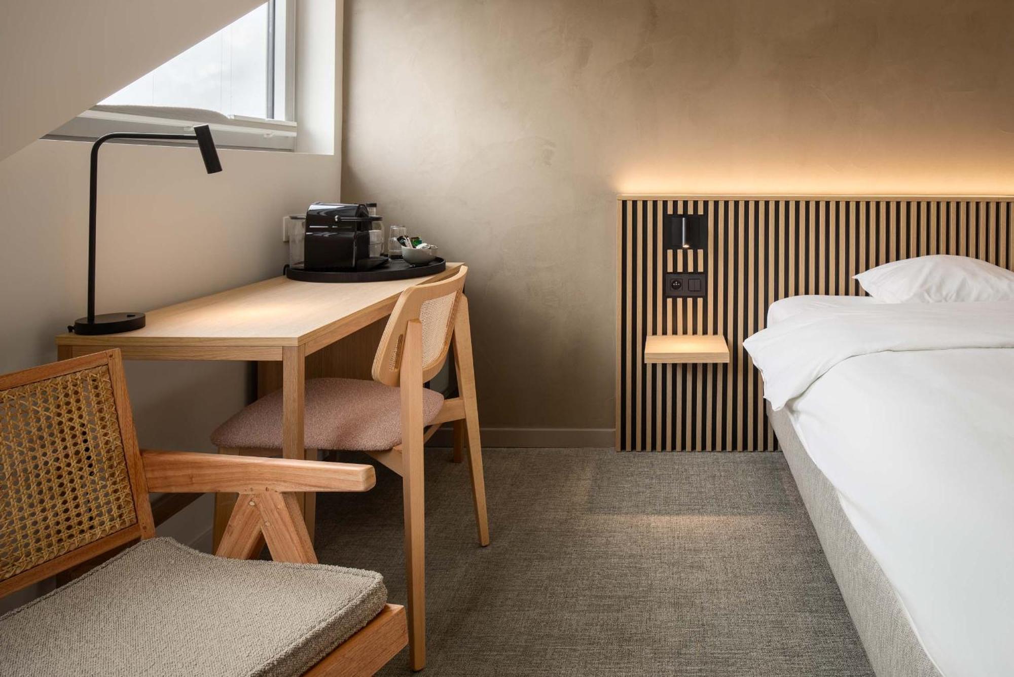 Deluxe Double Room Bath