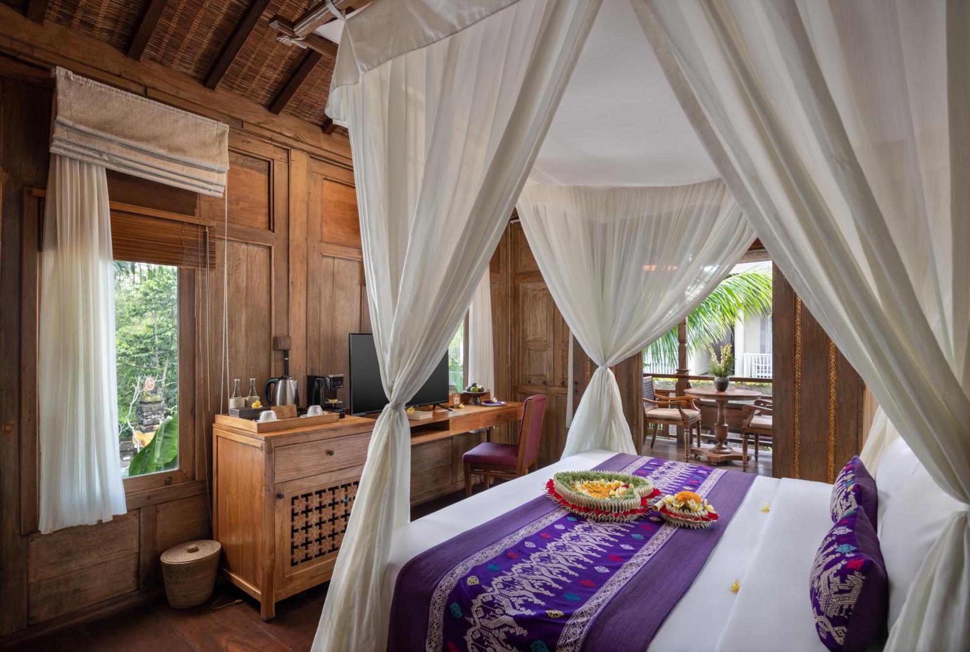 Wooden One-Bedroom Pool Villa Living Room