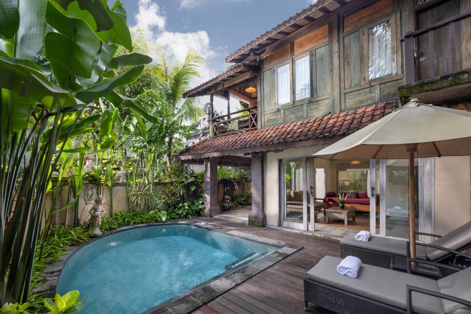 Wooden One-Bedroom Pool Villa Living Room