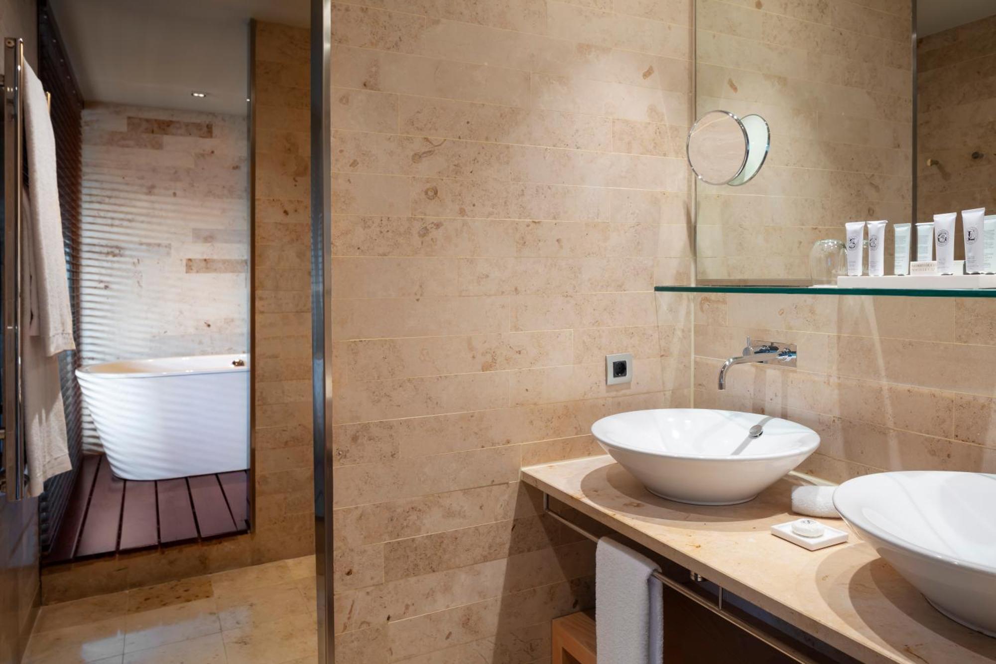 Studio with Terrace,1597544338:JPEG