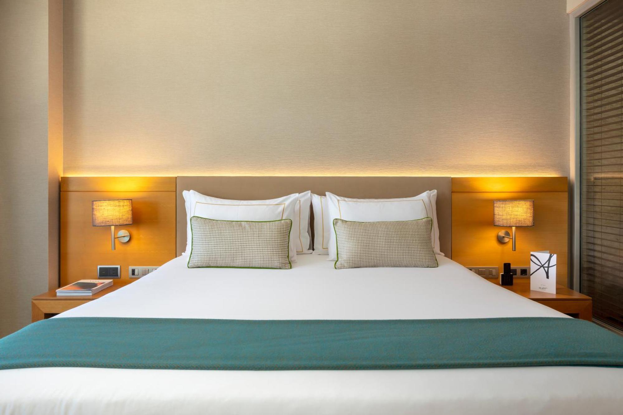 Premium Double or Twin Room Guggenheim Views