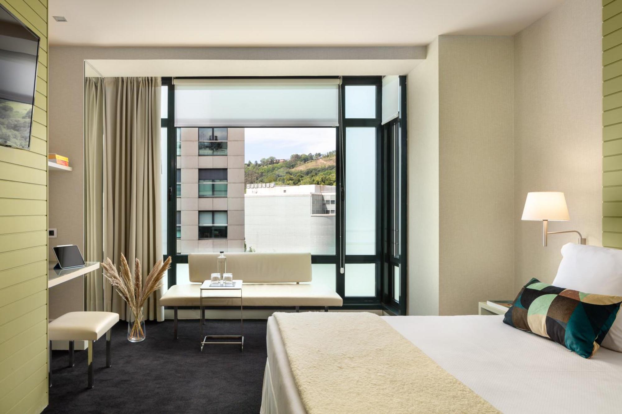 Deluxe Room Guggenheim views