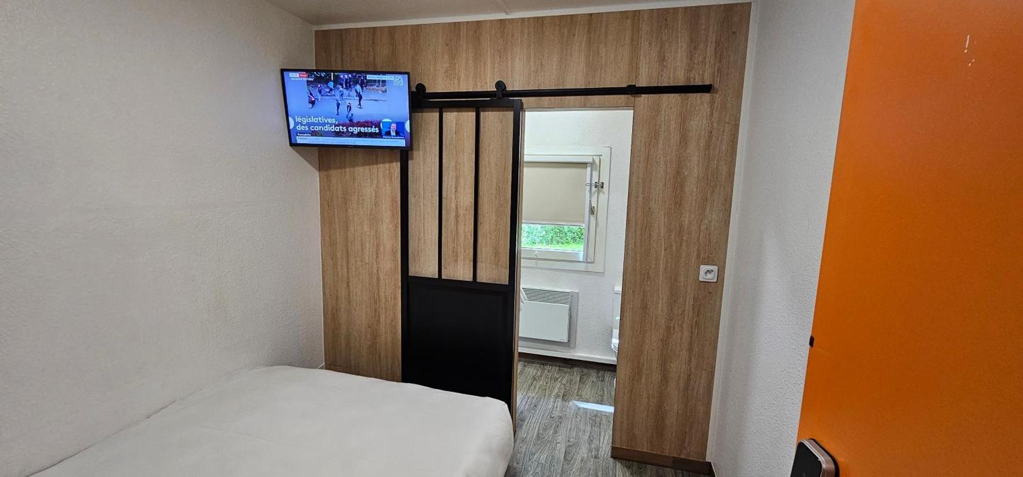 Double Room Private Bathroom