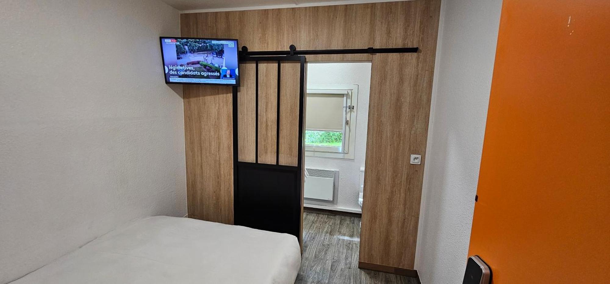 Double Room Private Bathroom