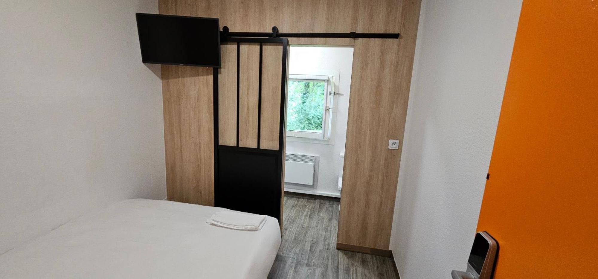 Double Room Private Bathroom