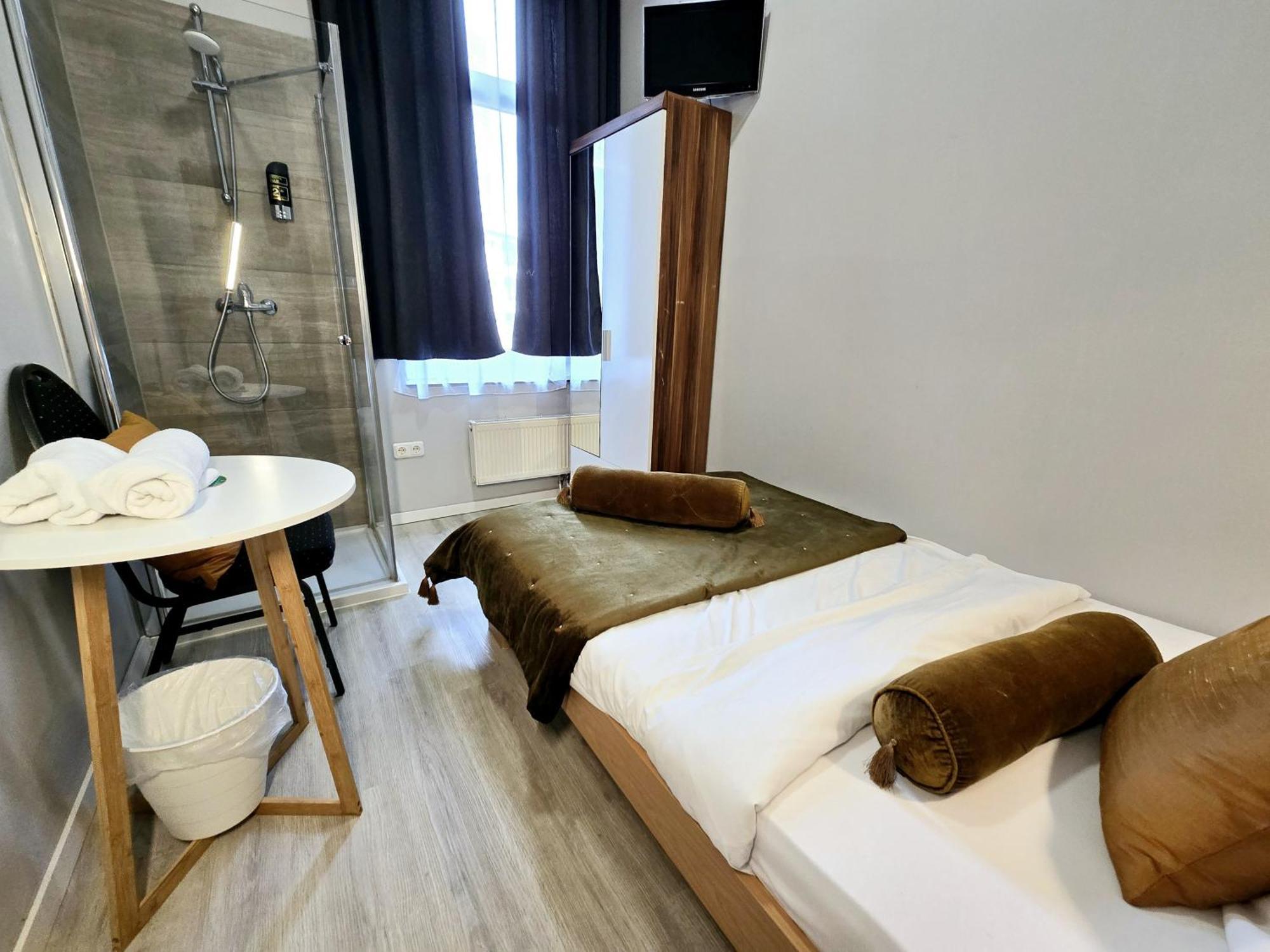 Eenpersoonskamer met Externe Eigen Badkamer