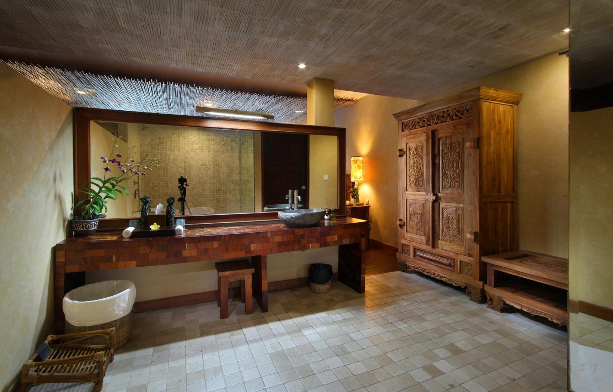 Pool View Suite Rafting