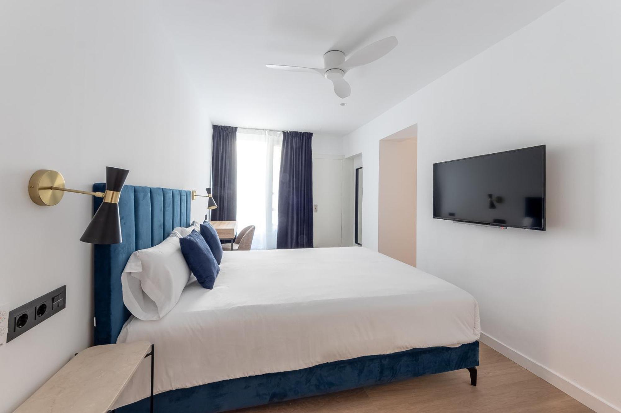 Deluxe Double Room Bath