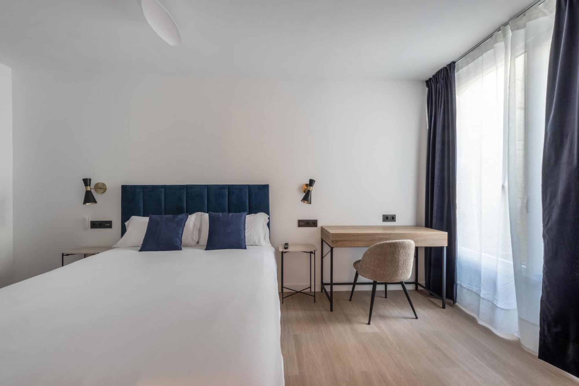 Deluxe Double Room Bath