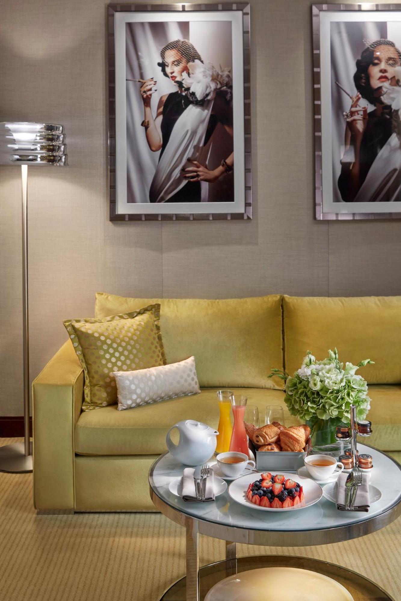 Deluxe Suite