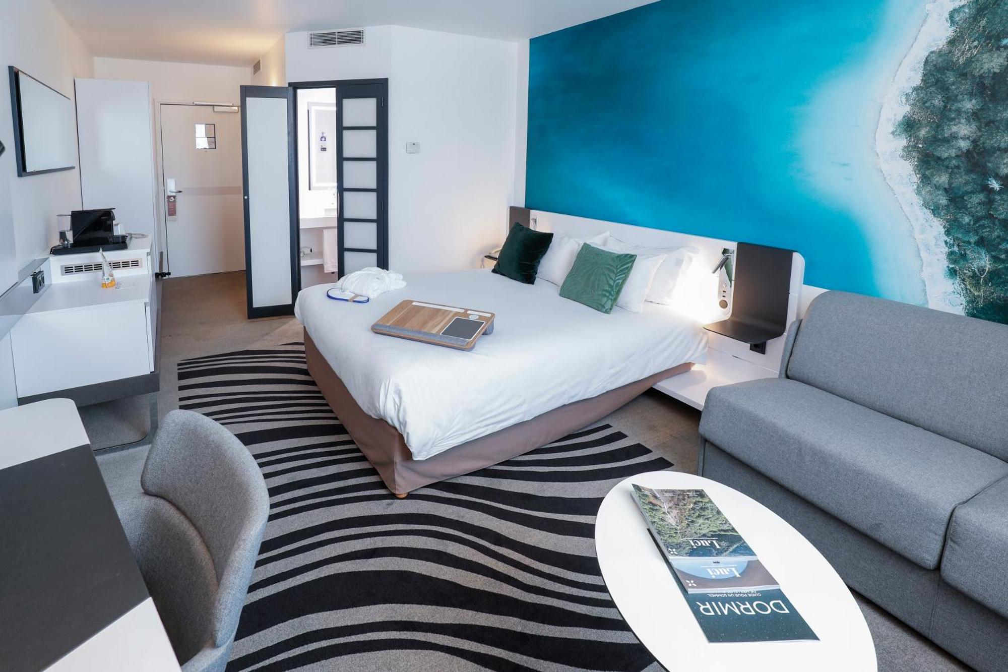 Executive Queen Room with Sofa,1602324911:JPEG