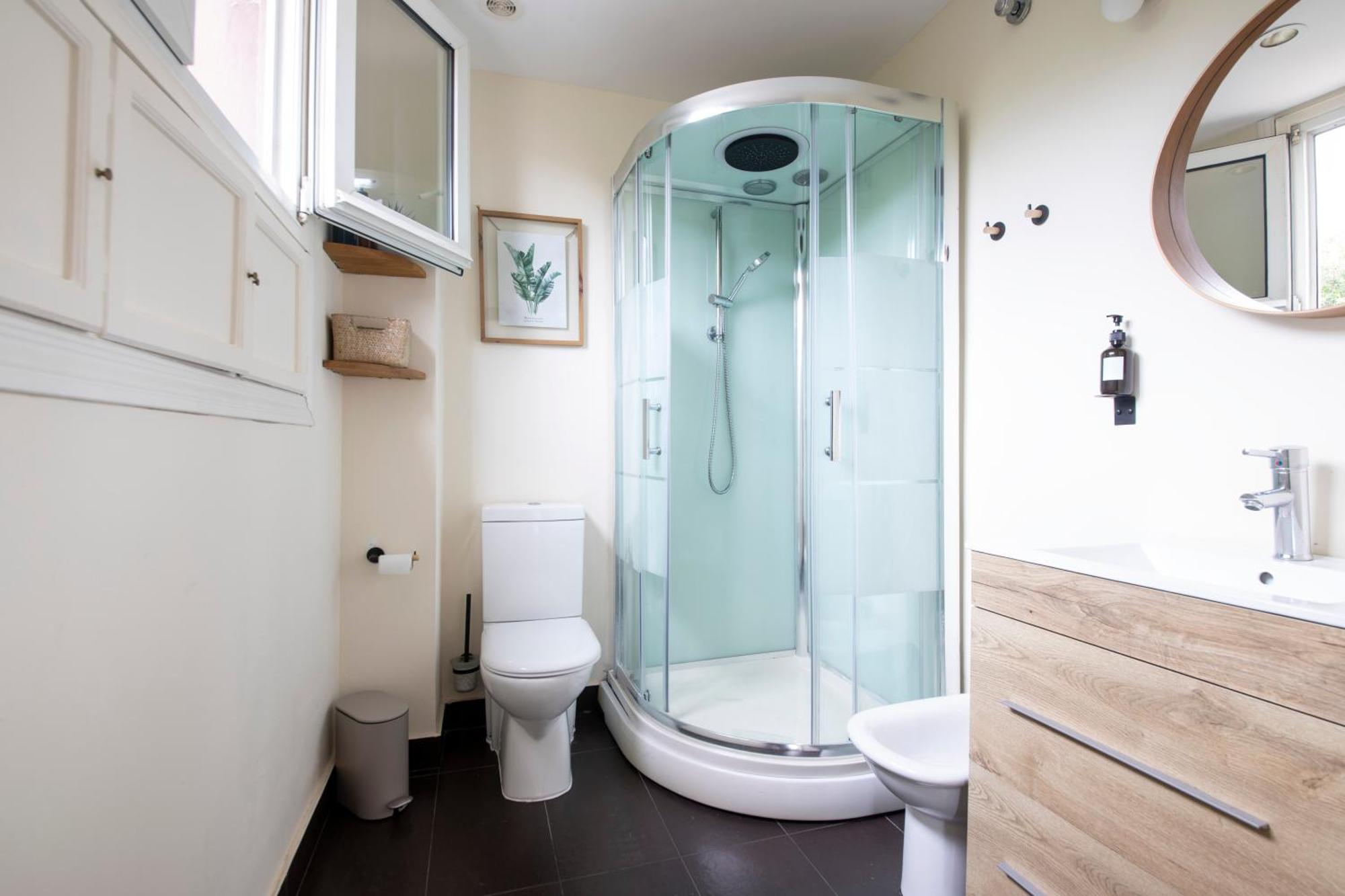 Superior Quadruple Room Private Bathroom