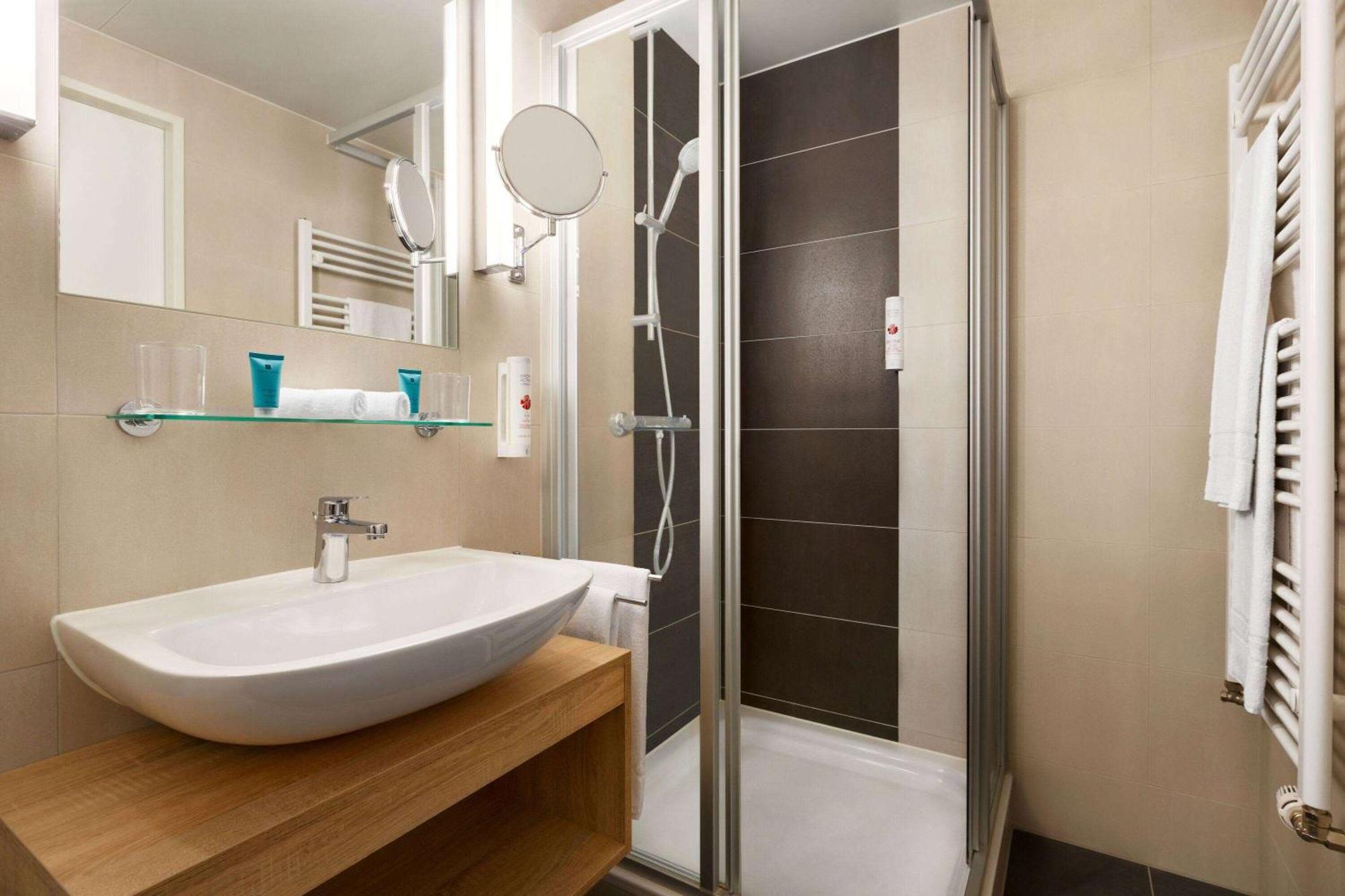 Standaard Tweepersoonskamer met 2 Aparte Bedden en Kitchenette - Rookvrij